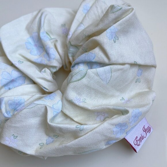 EMI JAY Floral Flower Print Scrunchie Set of 2 - Picture 8 of 9